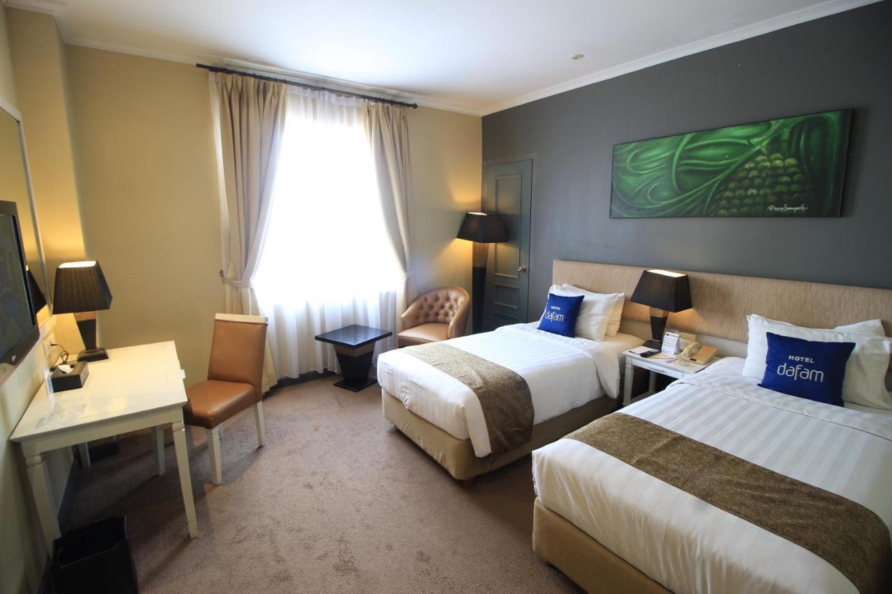 Hotel Dafam Семаранг Экстерьер фото