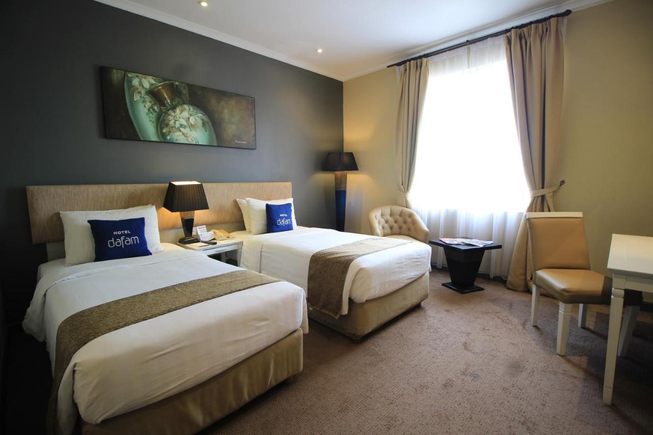 Hotel Dafam Семаранг Экстерьер фото