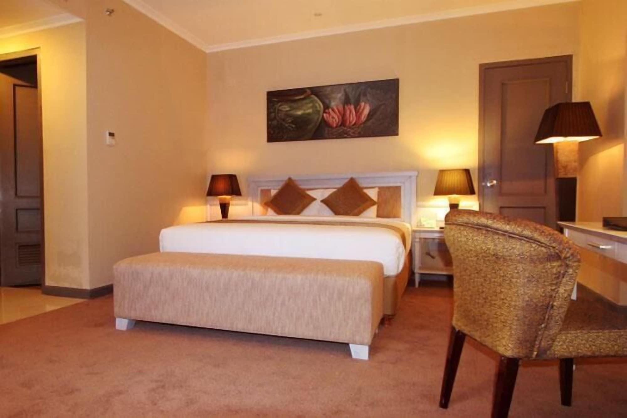 Hotel Dafam Семаранг Экстерьер фото