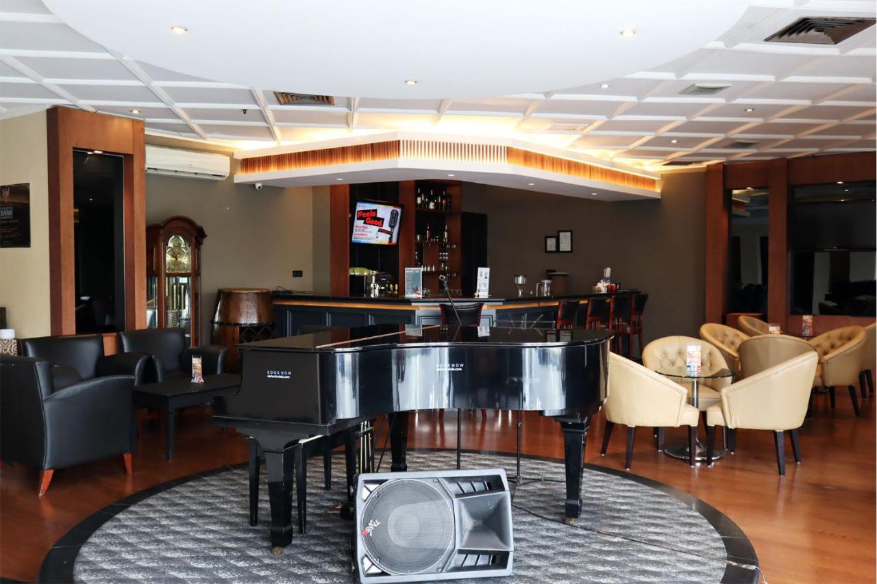 Hotel Dafam Семаранг Экстерьер фото