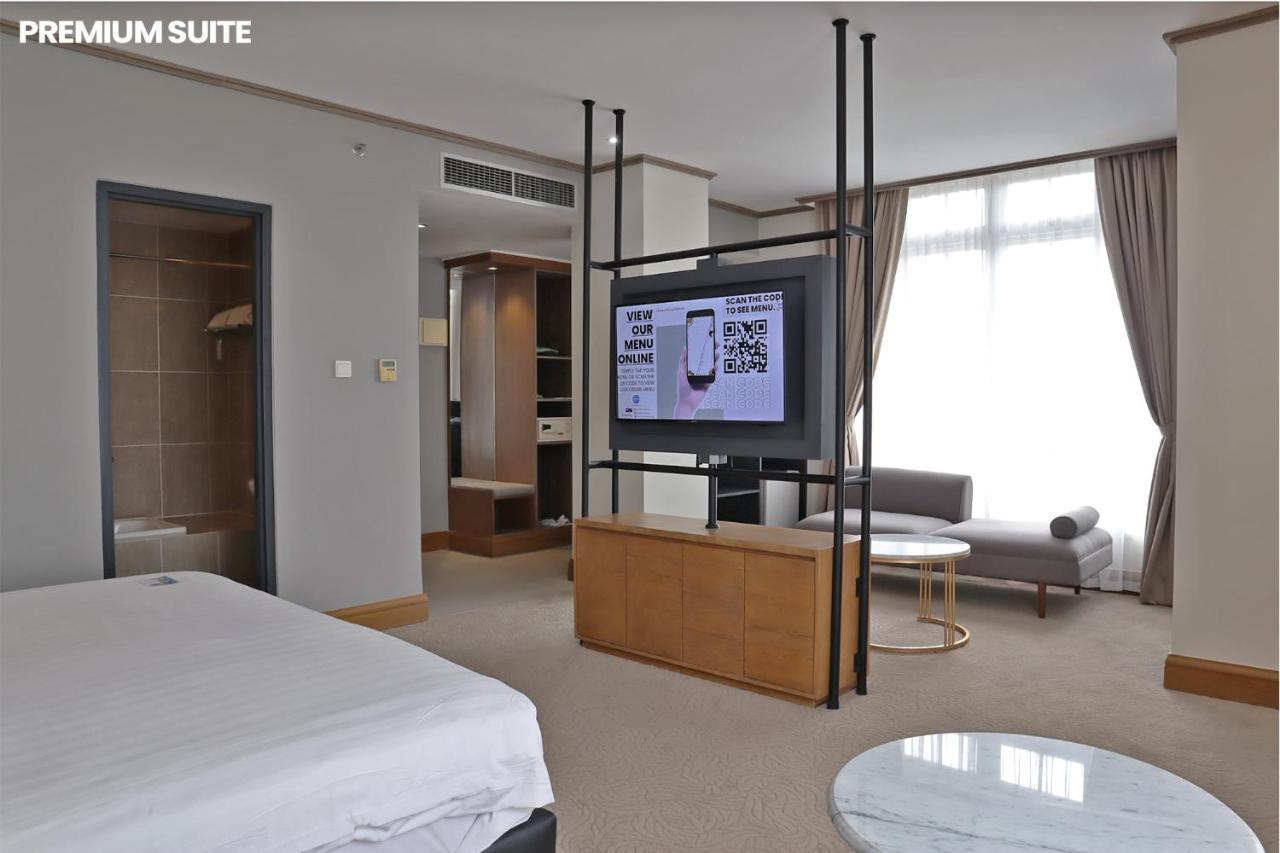 Hotel Dafam Семаранг Экстерьер фото