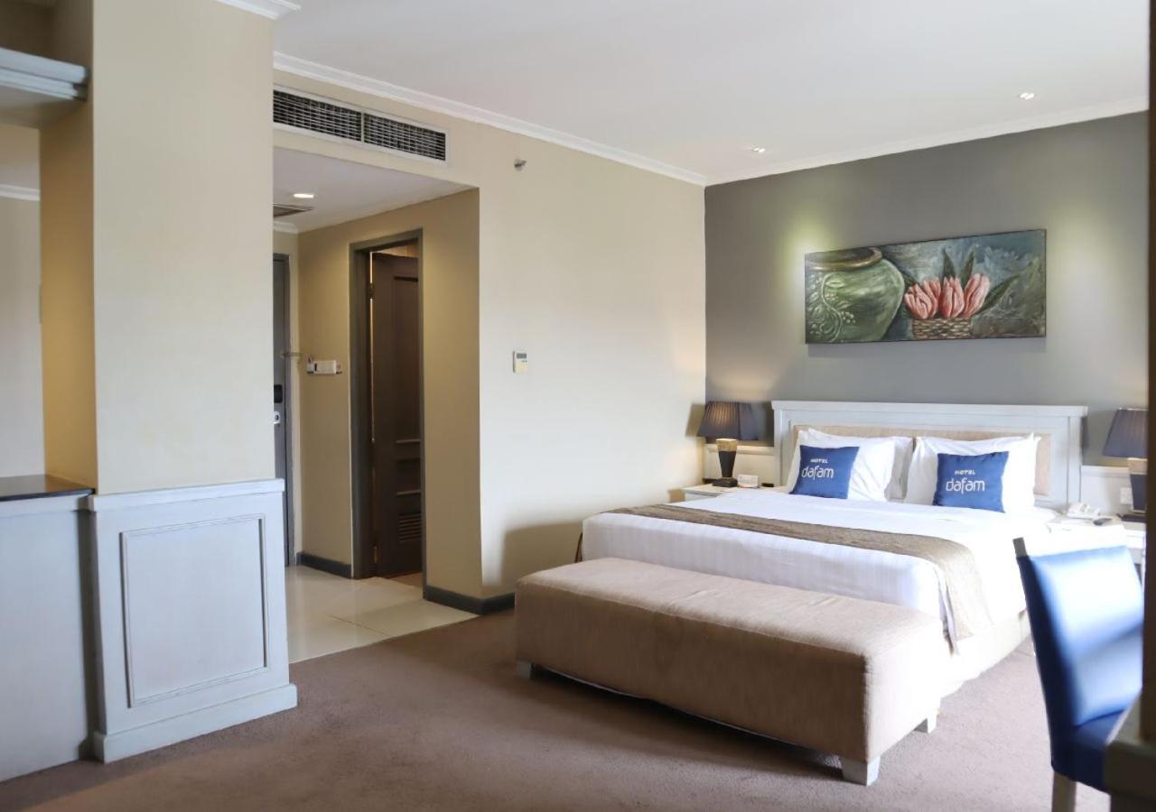 Hotel Dafam Семаранг Экстерьер фото