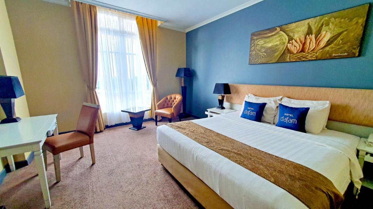 Hotel Dafam Семаранг Экстерьер фото