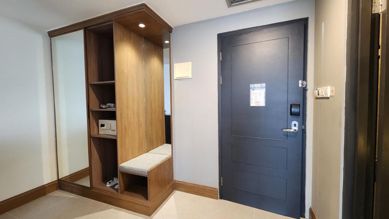 Hotel Dafam Семаранг Экстерьер фото