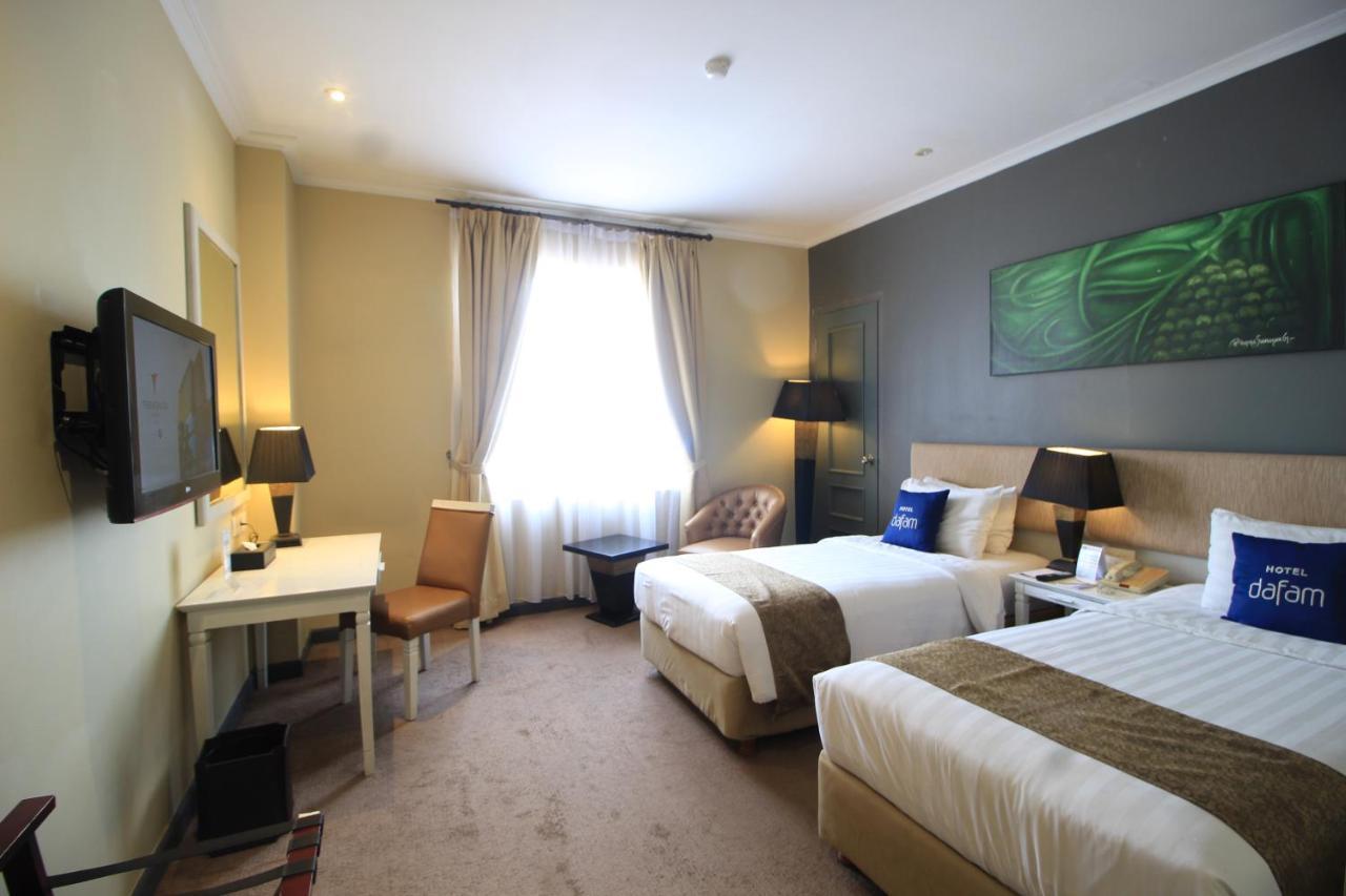 Hotel Dafam Семаранг Экстерьер фото
