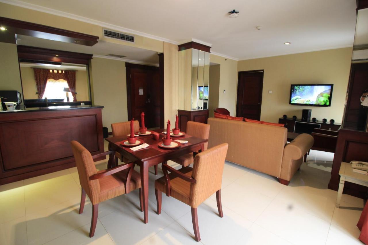 Hotel Dafam Семаранг Экстерьер фото
