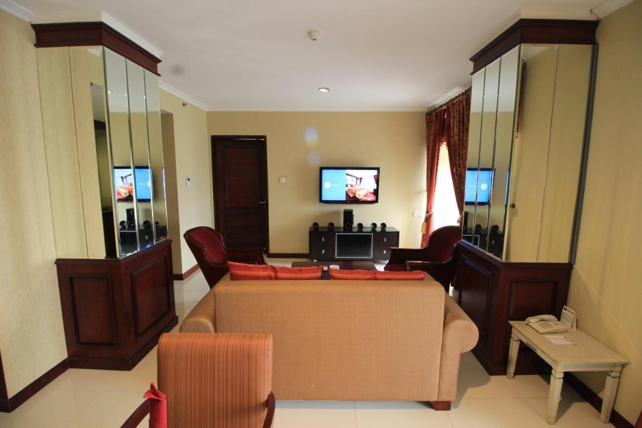 Hotel Dafam Семаранг Экстерьер фото