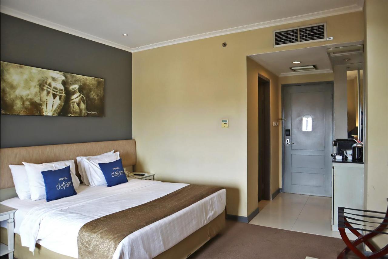 Hotel Dafam Семаранг Экстерьер фото