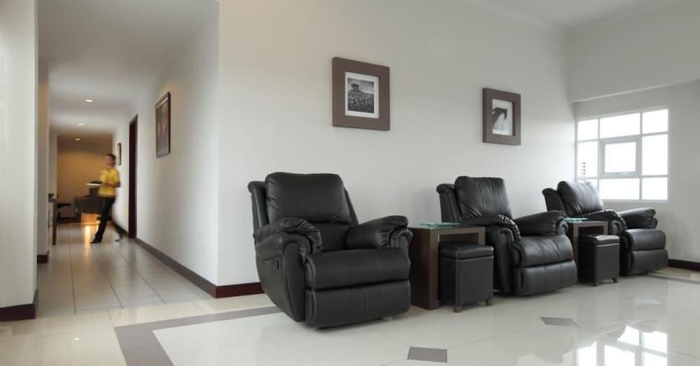 Hotel Dafam Семаранг Экстерьер фото