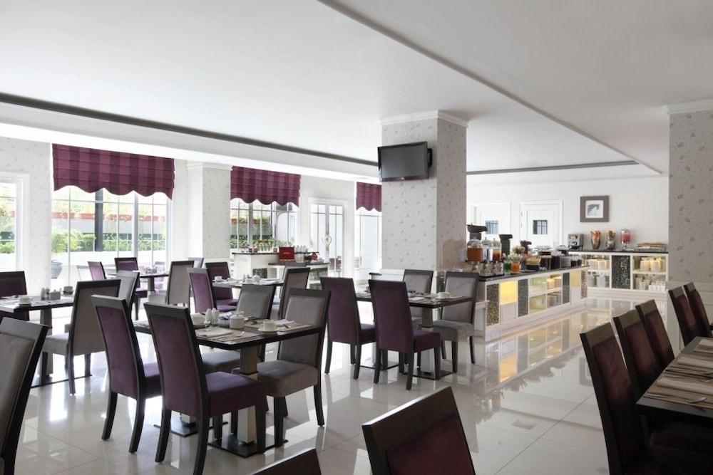 Hotel Dafam Семаранг Экстерьер фото