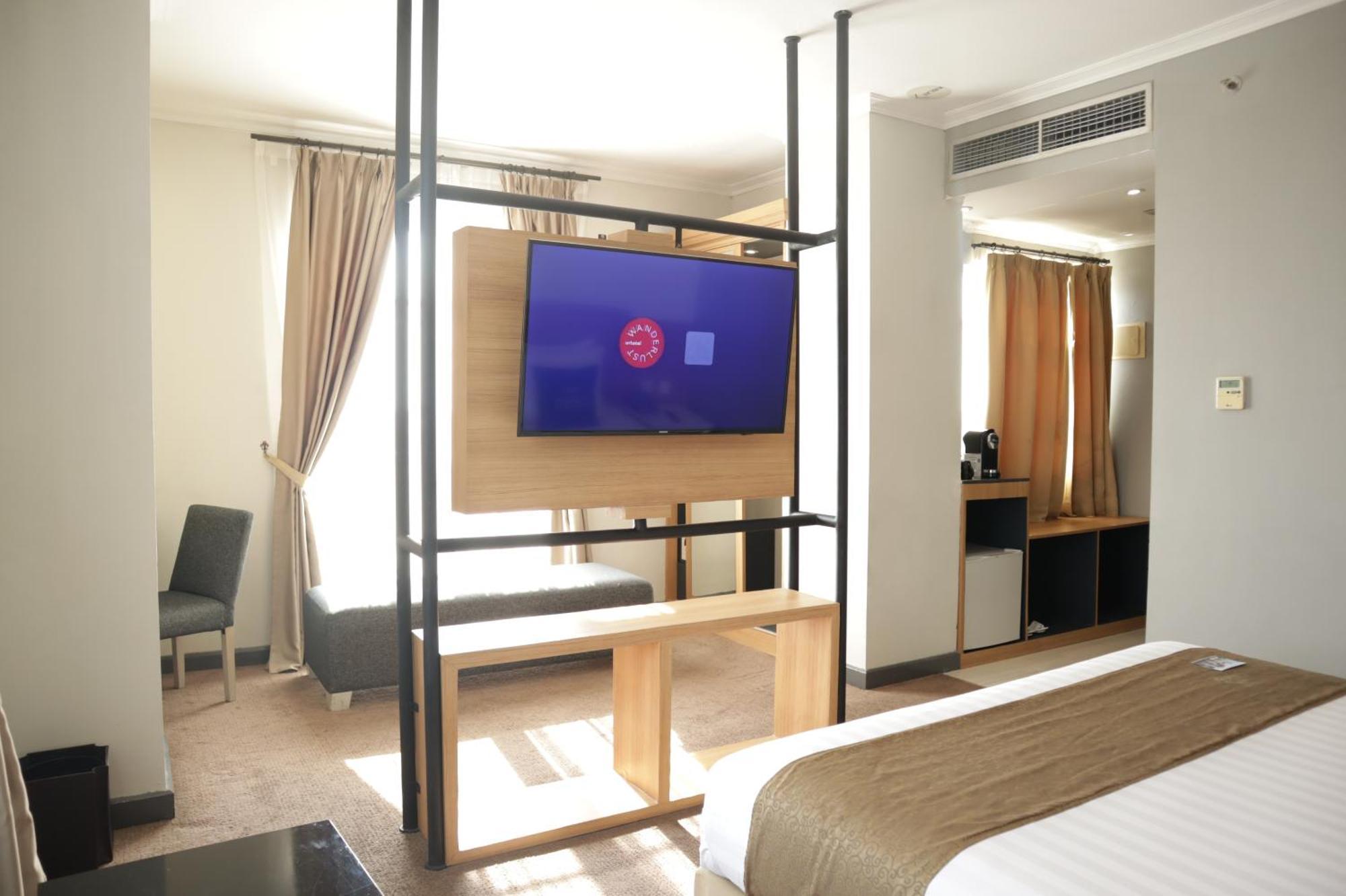 Hotel Dafam Семаранг Экстерьер фото