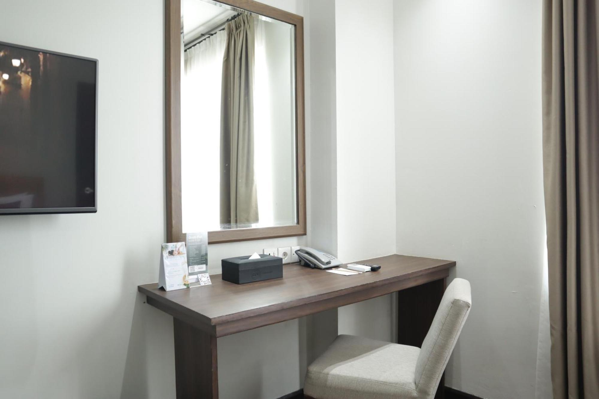 Hotel Dafam Семаранг Экстерьер фото
