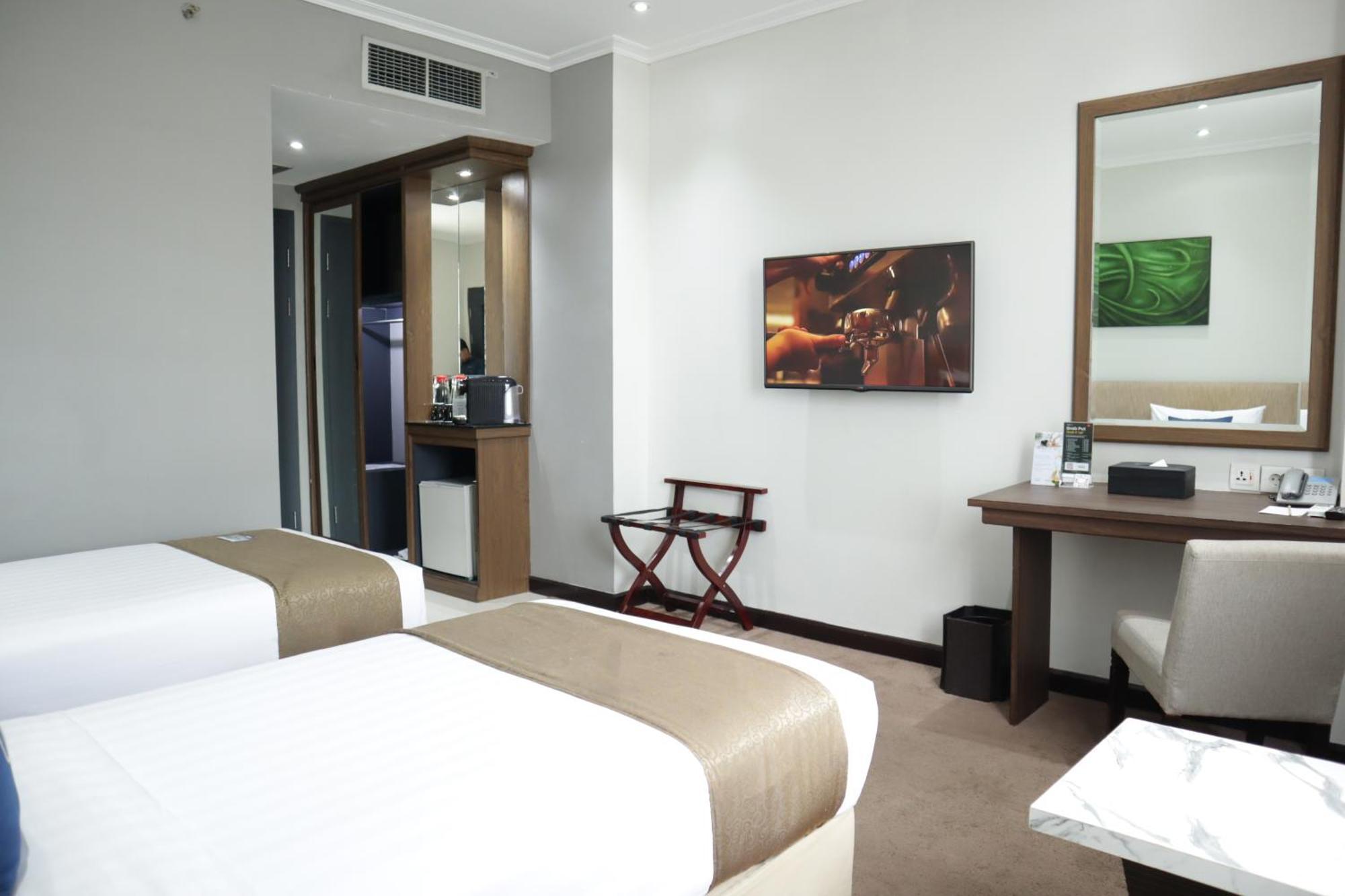 Hotel Dafam Семаранг Экстерьер фото