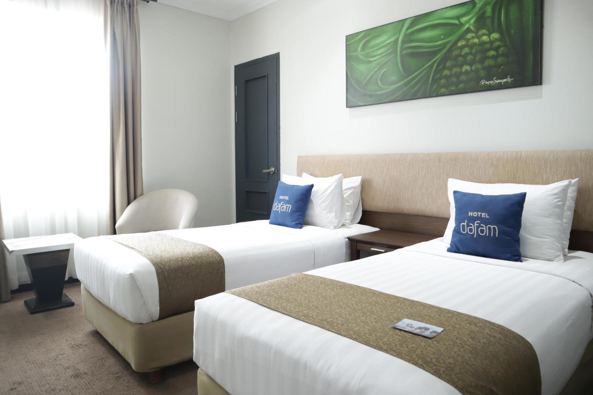 Hotel Dafam Семаранг Экстерьер фото