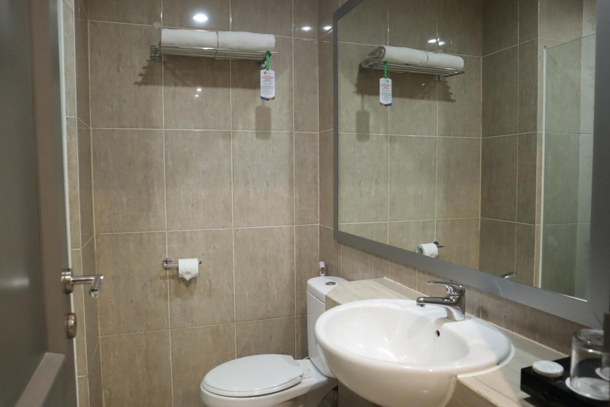Hotel Dafam Семаранг Экстерьер фото