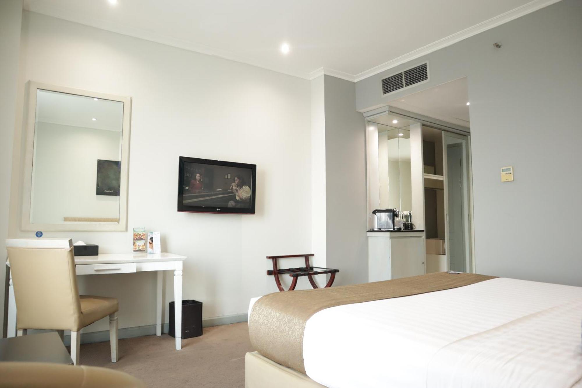 Hotel Dafam Семаранг Экстерьер фото